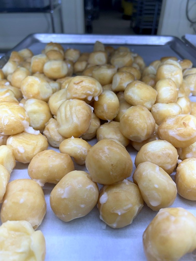 Glazed donut holes